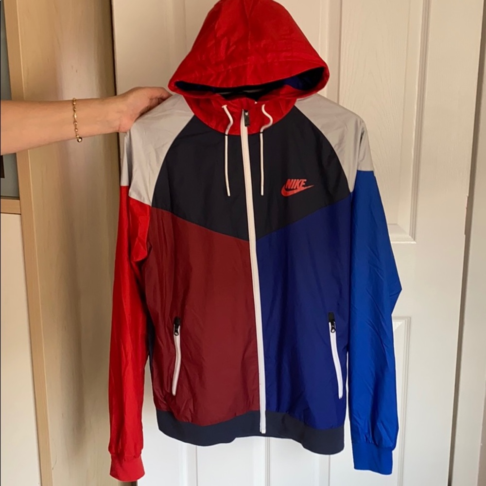 Nike the windrunner jacket for boys